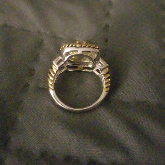 Ring - Picture 2 of 4